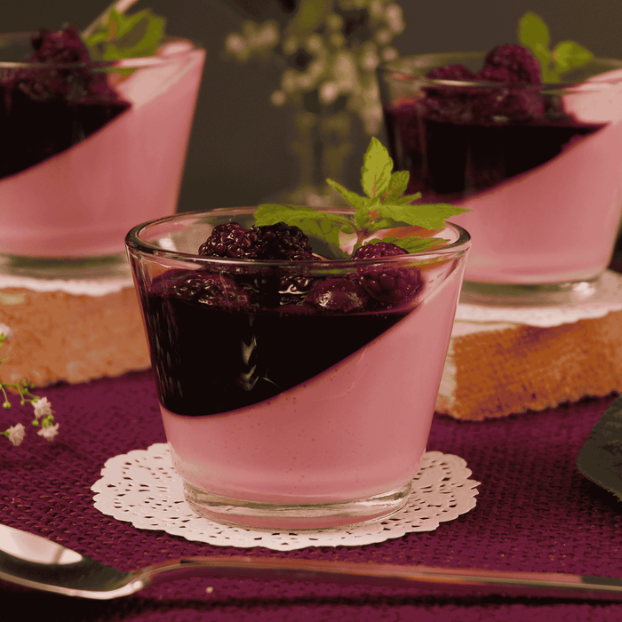 Beeren Snow Creme Dessert