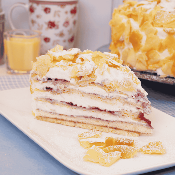 Flockensahne mit Preiselbeeren