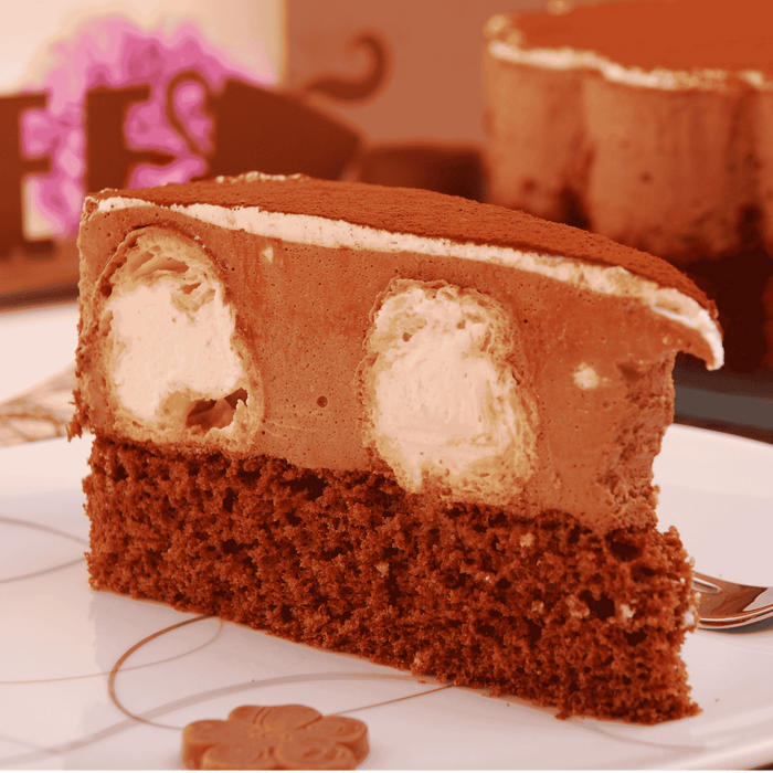 Mousse au chocolate-Torte mit Mini-Windbeutel