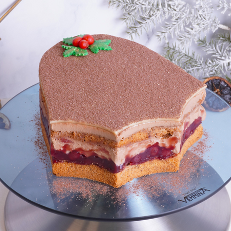 Nuss-Nougattorte mit Kirschen
