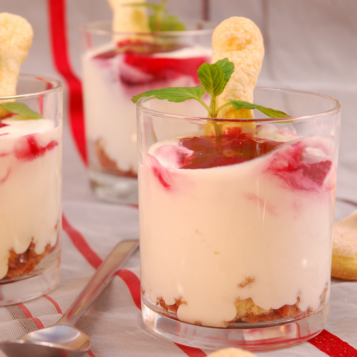Löffelbiskuit-Trifle mit Snow Creme®